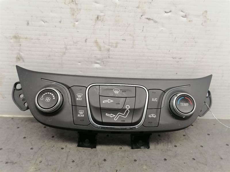 Temperature Control Panel ID 84422501 Fits 18 EQUINOX 1320149