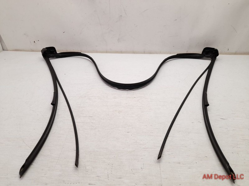 2007 BMW 335i 335xi 328xi 328i E93 Convertible Windshield Frame A-Pillar Seal