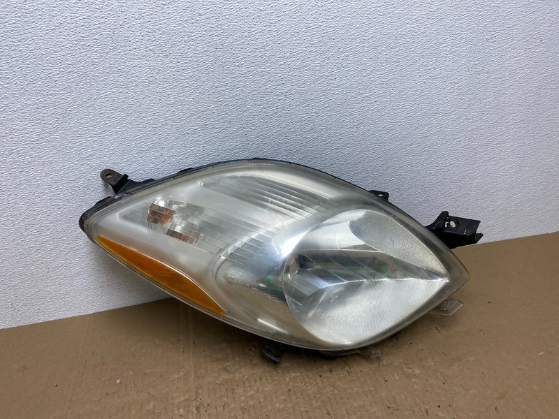 2006-2008 Toyota Yaris Hatchback Right Passenger Halogen Headlight Oem AB6973 DW