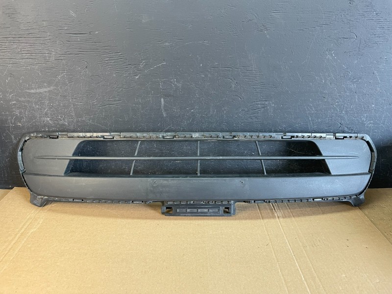 2016 2017 2018 Kia Sorento Front Lower Grill Grille OEM AC9946 DG