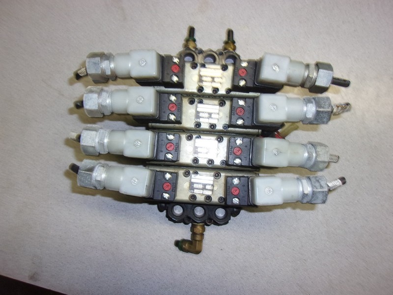 Rexroth Ceram GT10062-2424 4-Way Directional Valve Assembly *FREE SHIPPING*