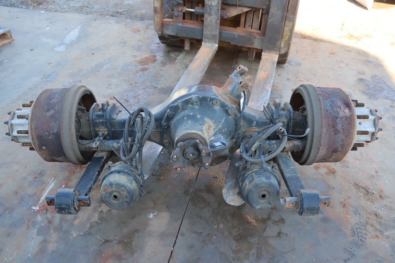 2008-2017 FREIGHTLINER CASCADIA 125 REAR / REAR AXLE ASSEMBLY RATIO 2.61 OEM
