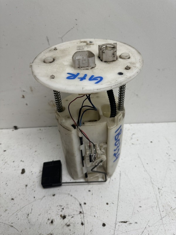 2007-2010 Toyota Sienna Fuel Pump w Sending Unit & Bracket Oem