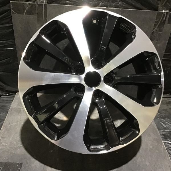 2016-2018 KIA Sorento 74736 Refurbished Wheel 18x7.5 Black Machined 52910C5230