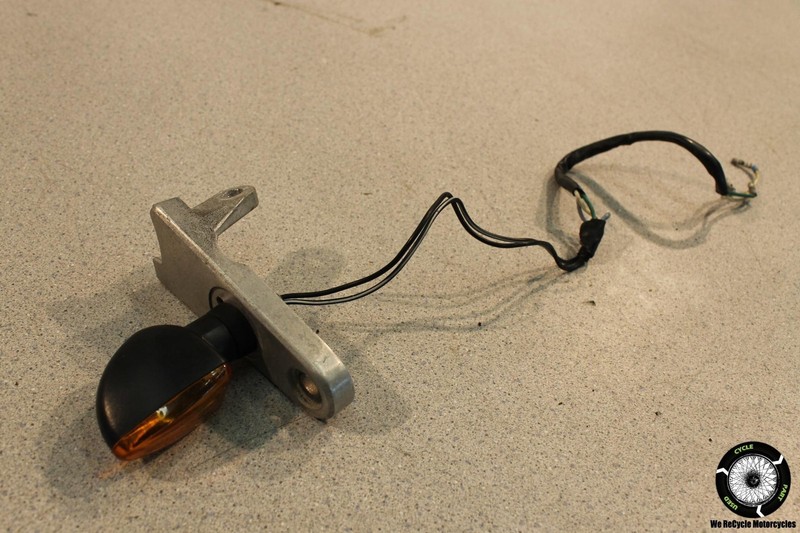 1983 Honda Nighthawk 550 Cb550sc Right Front Turn Signal Light Indicator CB 83