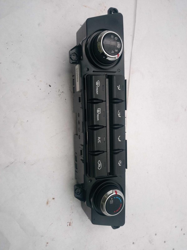 2020 KIA Sportage A/C Selector Switch OEM White 52K Miles - 6 Month Warranty