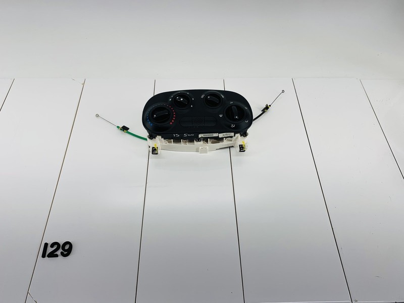 12-19 FIAT 500 FRONT CENTER DASH DASHBOARD INSTRUMENT PANEL HVAC SWITCH OEM