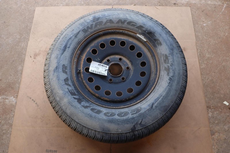 2007-2013 CHEVY AVALANCHE 1500 SPARE WHEEL TIRE GOODYEAR 265/70 R17 X7 OEM