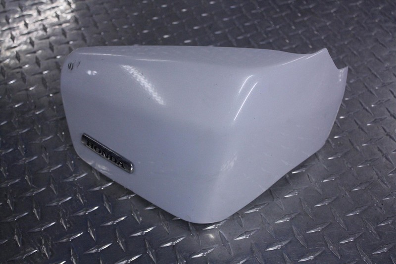 07 HONDA VT 750 C SHADOW RIGHT SIDE BATTERY COVER PANEL GUARD VT750