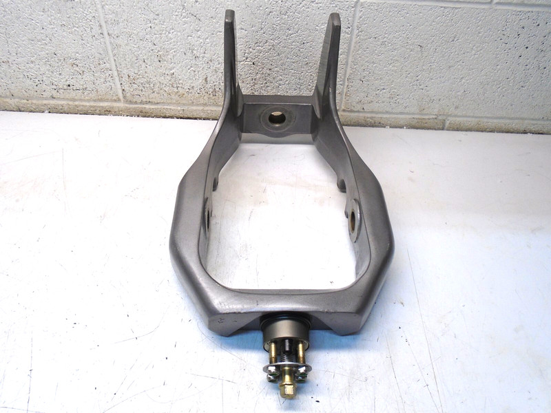 ZZ3b OMC Volvo Penta Gimbal Ring 700024 Suspension Fork