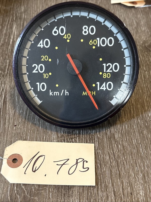 FREIGHTLINER CenturySpeedometer P/N2246507001 , 66 8270942-000