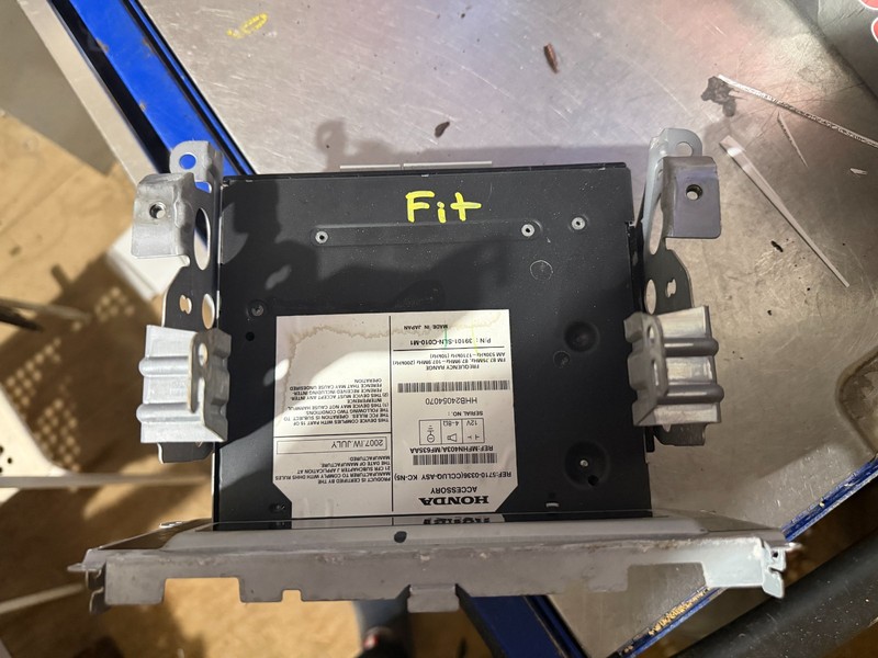 07 08 HONDA FIT OEM RADIO STEREO CD PLAYER RECEIVER 39101-SLN-C010-M1