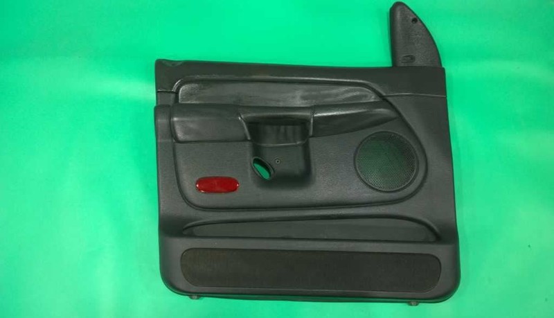 02 03 RAM 1500 QUAD CAB DRIVER LEFT FRONT INTERIOR DOOR PANEL OEM 2780-32