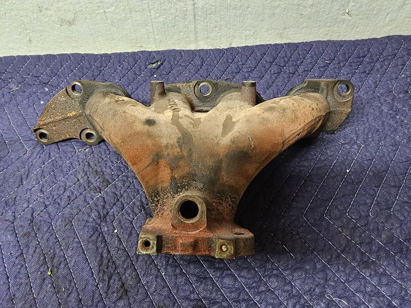 Ford Transit Connect Exhaust Manifold 2010-2013 OEM