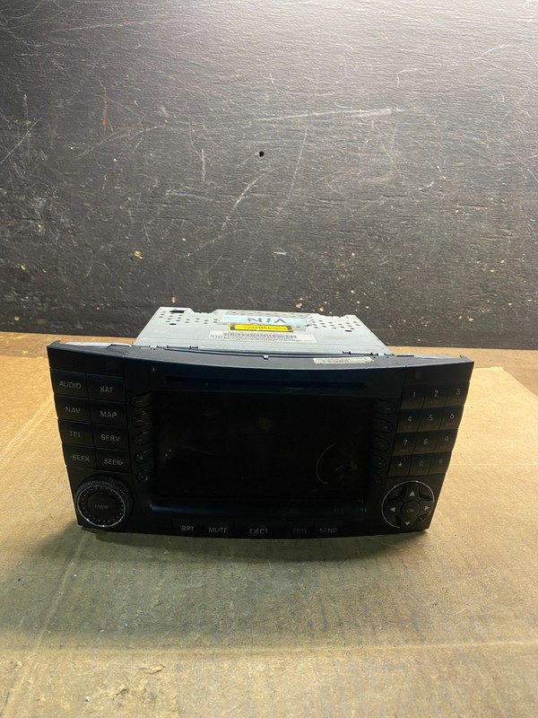 2003-2006 Mercedes Benz W211 E350 E500 Radio Screen Navigation Display Y4040 DG