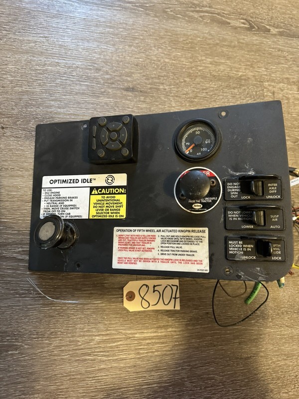 Freightliner Cascadia Instrument Cluster - P/N: 22-60660-001