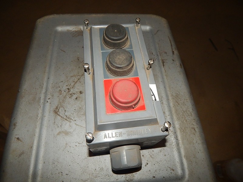 Allen Bradley 800H-3HA4R Ser D Enclosed Push Button "A" *FREE SHIPPING*
