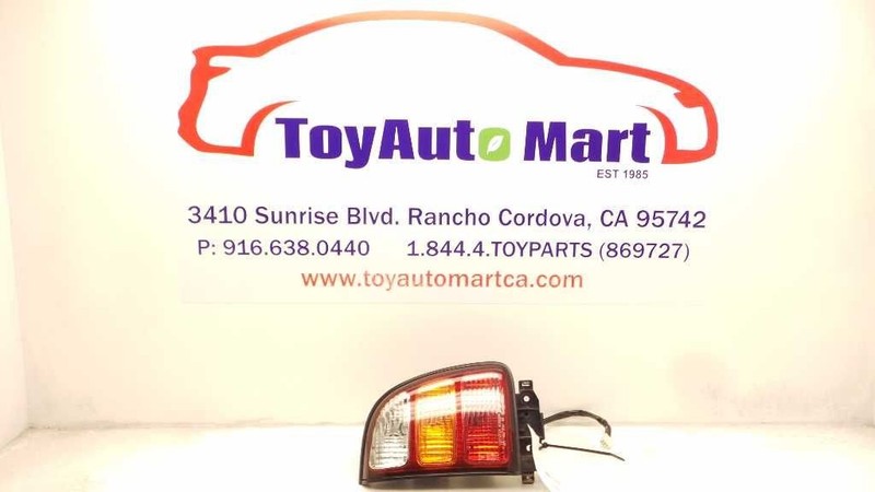 98-00 TOYOTA RAV4 PASSENGER SIDE REAR RIGHT TAIL LIGHT ASSEMBLY