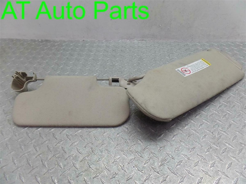 2000-2002 GMC YUKON PASSENGER RIGHT SIDE SUN VISOR SHADE W/LIGHTS OEM 15172574