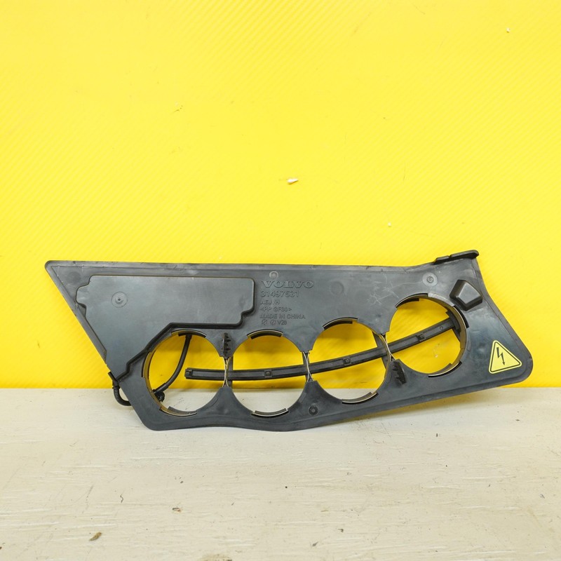 2019-2025 VOLVO XC90 AIR FILTER HOUSING BOX COVER PANEL OEM 31497531