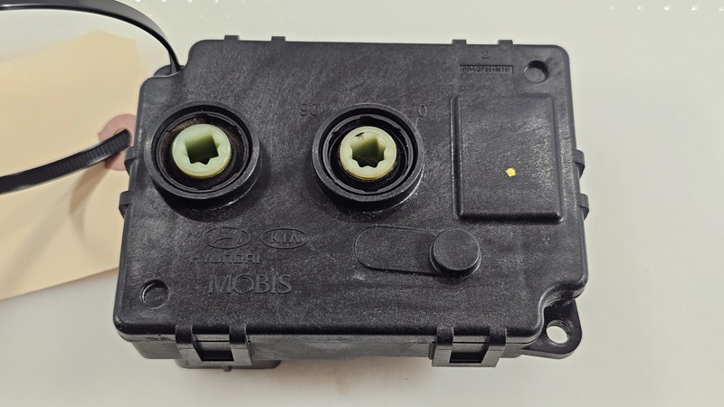 2017-2020 GENESIS G90 ACTIVE AIR SHUTTER MOTOR CONTROLLER 86969-D2000