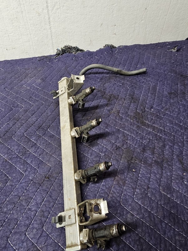 2011-2019 FORD FIESTA SEFUEL RAIL