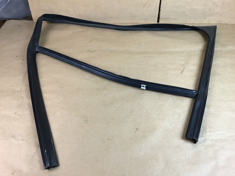 Land Range Rover Sport HSE Front Right Door Window Seal Weather Strip 14-17 ;:O