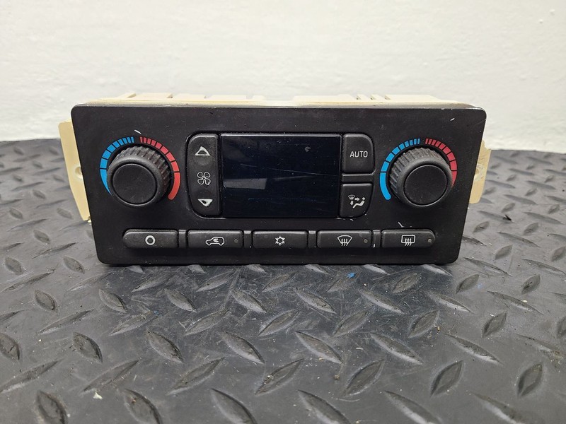 03-04 Chevrolet Tahoe Auto Temperature Climate Control W/ Defrost OEM 15185639