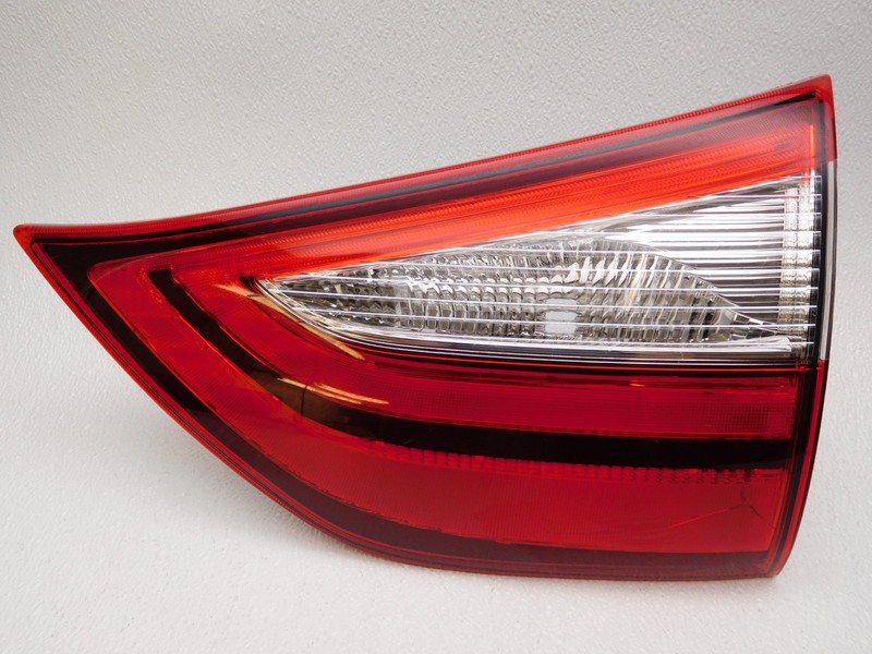 Nice OEM Toyota Sienna Right Tail Lamp Liftgate Mounted 81580-08030 Lens Crack