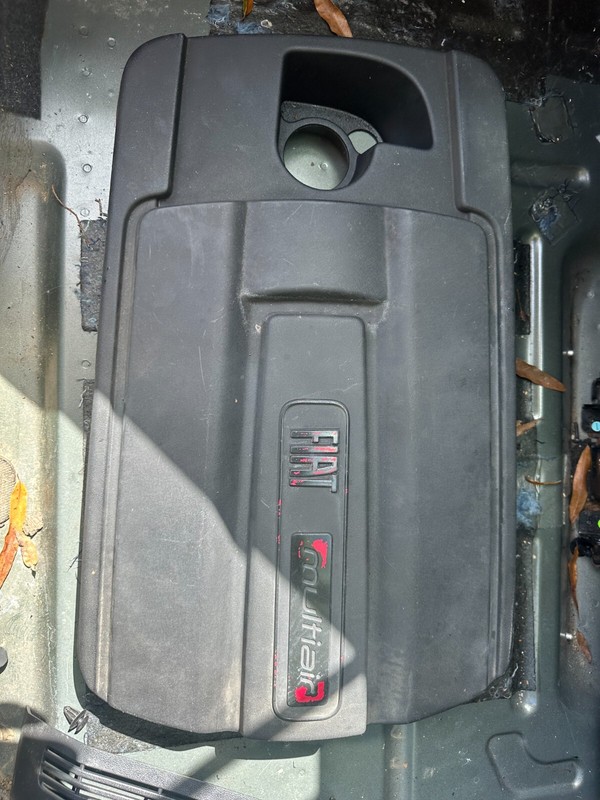 12-17 Fiat 500 OEM 1.4 Plastic Engine Cover -