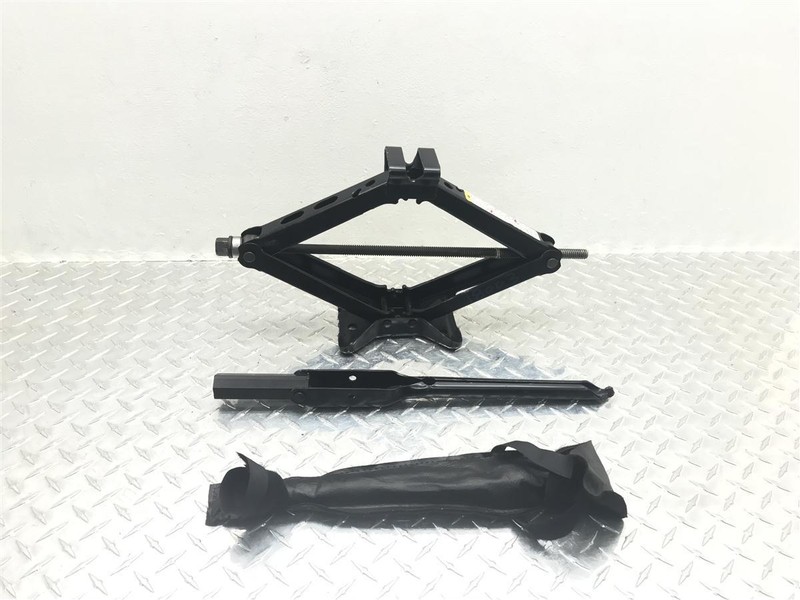 2005 CHEVROLTE EQUINOX JACK w/TOOLS OEM 564.GM8L05