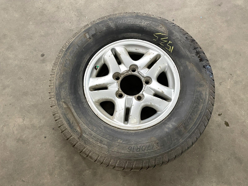 1998-2002 Lexus LX470 16 Inch Emergency Tire Wheel Donut Rim 1535 OEM