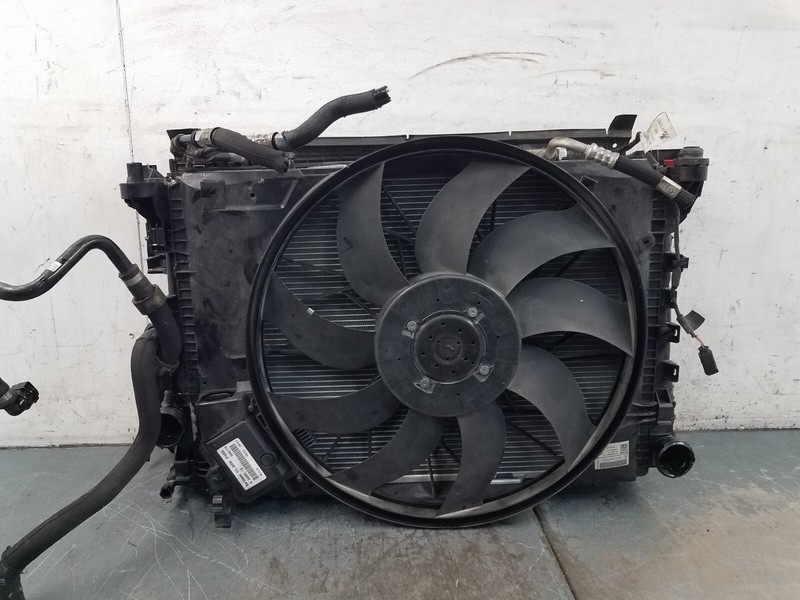 2014 Mercedes AMG E 63 S Radiator Condenser Cooler Fan Assembly #9590 Q3