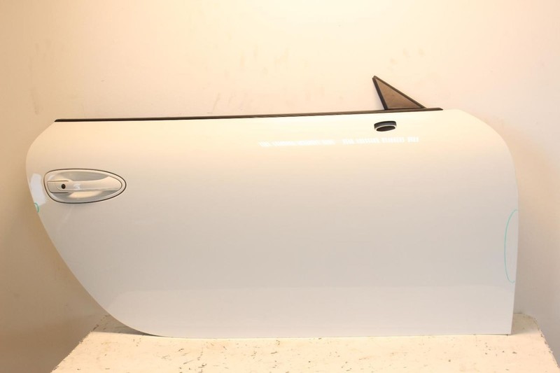 12-16 Porsche 911 Carrera 3.8L White Passenger Right Front Door Assembly