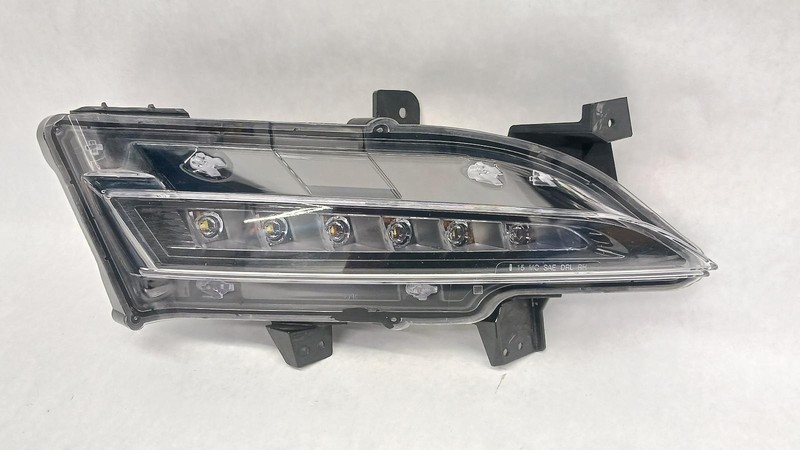 15-'19 LINCOLN MKC Right passenger fog light OEM Grade A!