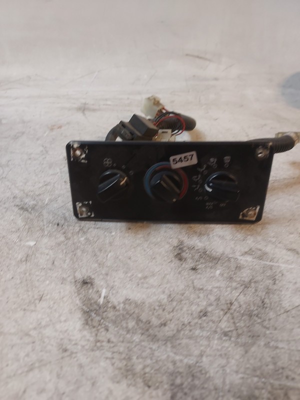 2013 ISUZU reach TRUCK HEATER AC TEMERATURE CLIMATE CONTROL PANEL SWITCH