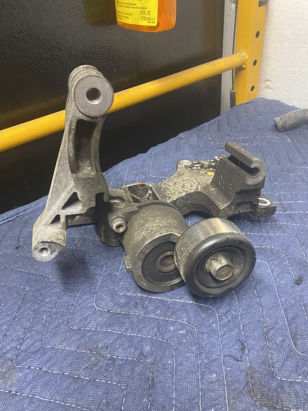2017 Kia Sorento LX Serpentine Belt Tensioner OEM