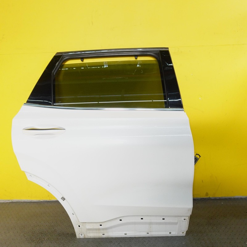 2019-2023 HYUNDAI SANTA FE REAR RIGHT SIDE DOOR OEM 77004S2010 WHITE WW8