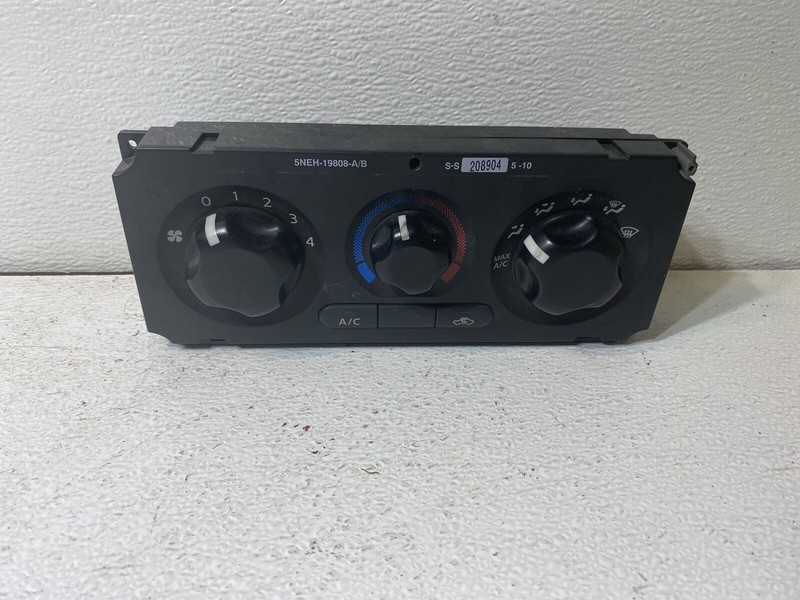 2005-2012 Nissan Pathfinder Heater A/C Temperature Climate Switch Panel HVAC