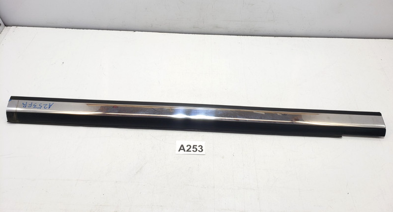 ✅07-17 OEM Lincoln Navigator Front Right Passenger Side Door Window Belt Molding