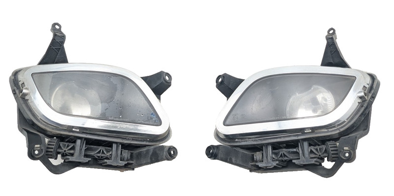 09-11 HYUNDAI GENESIS SEDAN FOG LIGHT PAIR LEFT & RIGHT
