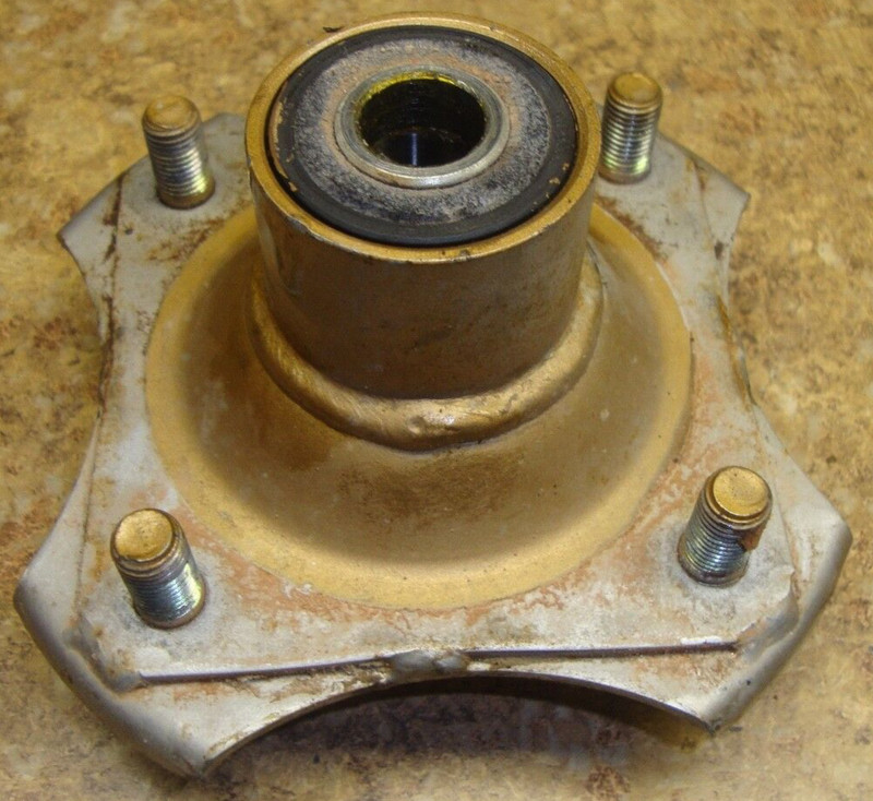 1985 Kawasaki KLF 185 A KLF185 ATV Bayou Right Front Wheel Hub Rim Spindle 85 I9