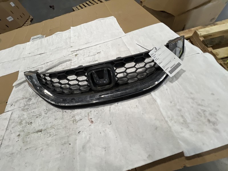 2015 Honda Civic Black OEM Grille 71121TR3A01, 71122TR3A01, 75700TR0000