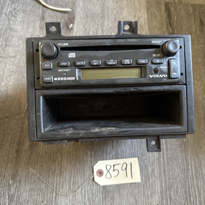 VOLVO DELPHI DELCO IN DASH CD PLAYER 20561221 20373147