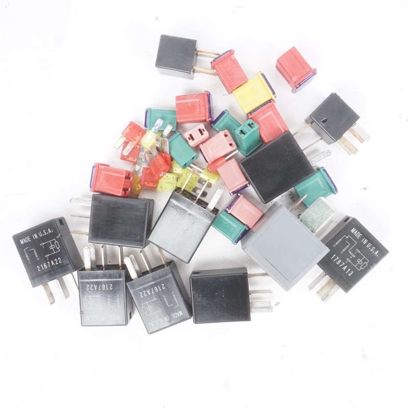 2019 - 2020 Lincoln Continental Fuse Fused Relay Relays OEM