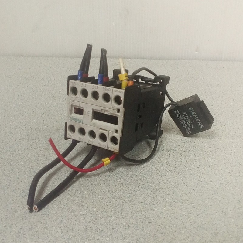 Siemens 3TF2010-0AG1 600VAC 16A 3PH 5HP Max, Contactor Relay 110V Coil