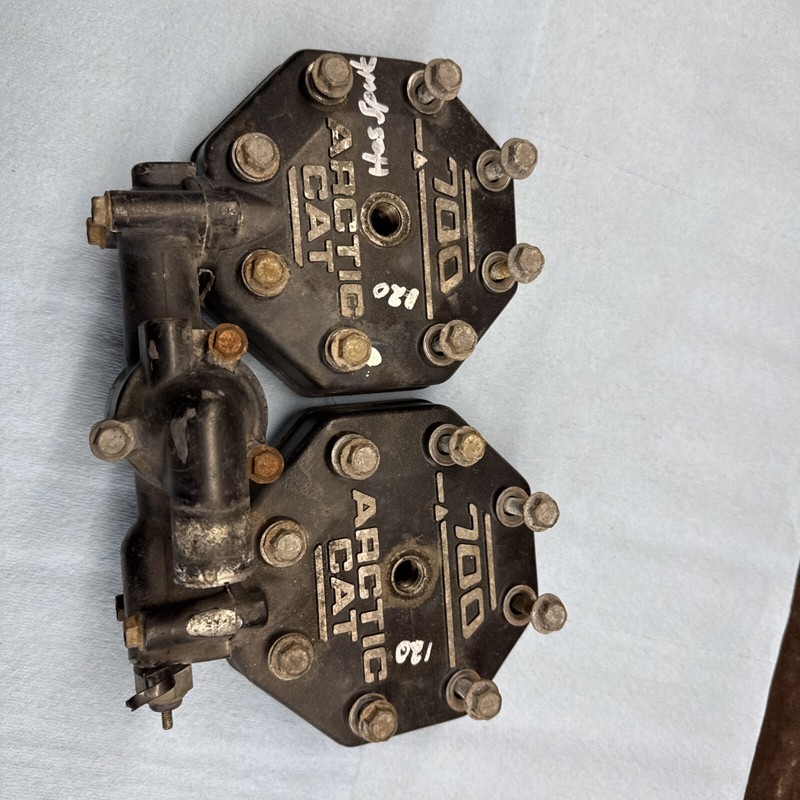 1993 ARCTIC CAT WILDCAT 700 CARB MOTOR Cylinder Head Good