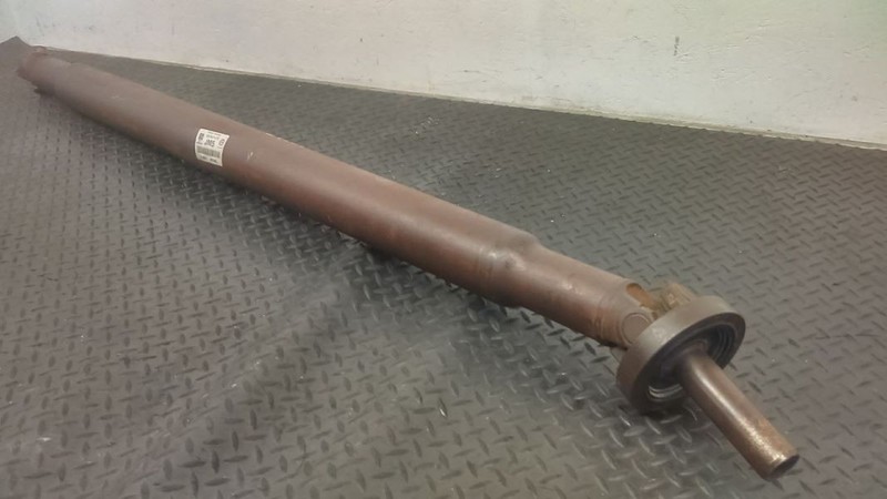 00-05 Chevrolet Tahoe 4x2 Rear Drive Shaft 3.73 Ratio GT4 OEM 15767177