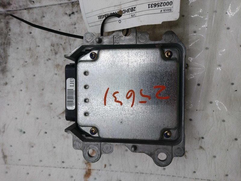 Used Air Bag Module fits: 2004 Dodge Intrepid Air Bag front bags center dash Gra