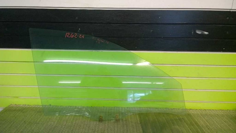 97 MERCURY TRACER LS SDN PASSENGER RIGHT FRONT WINDOW DOOR GLASS OEM 1262-24
